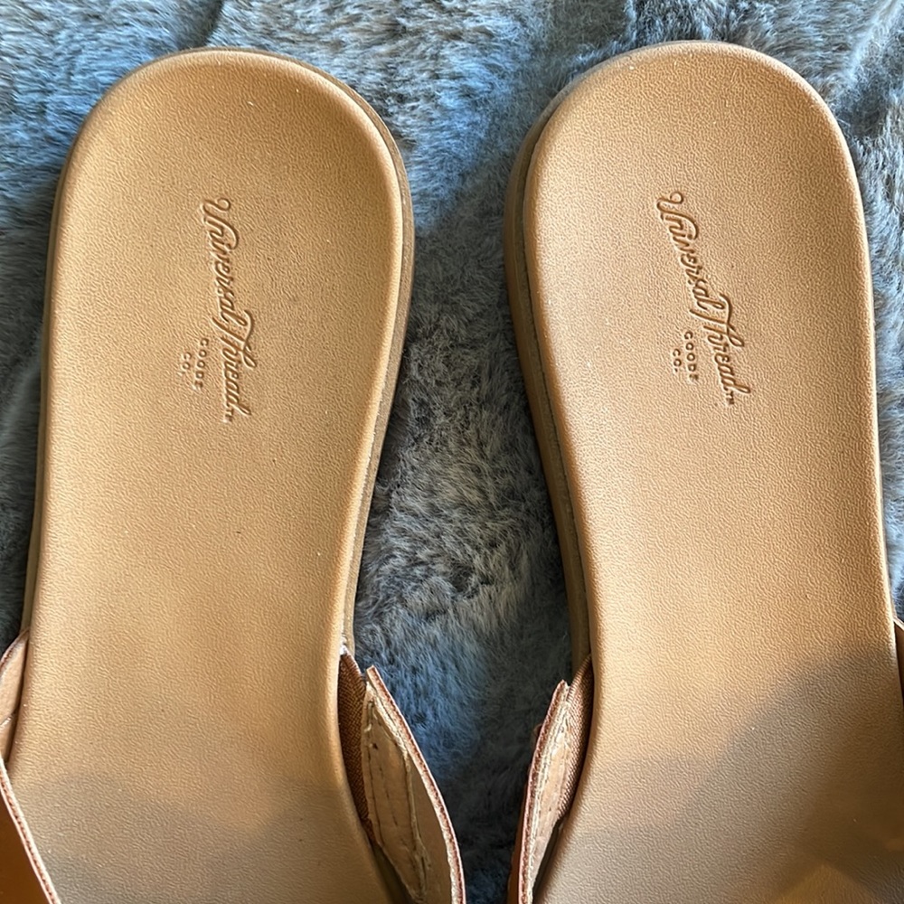 Universal Thread sandals - Picture 2 of 5